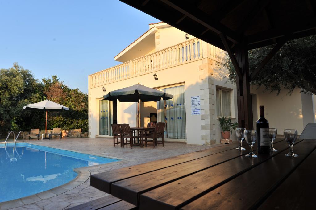 Jaime Villa Cyprus Argaka Rom bilde